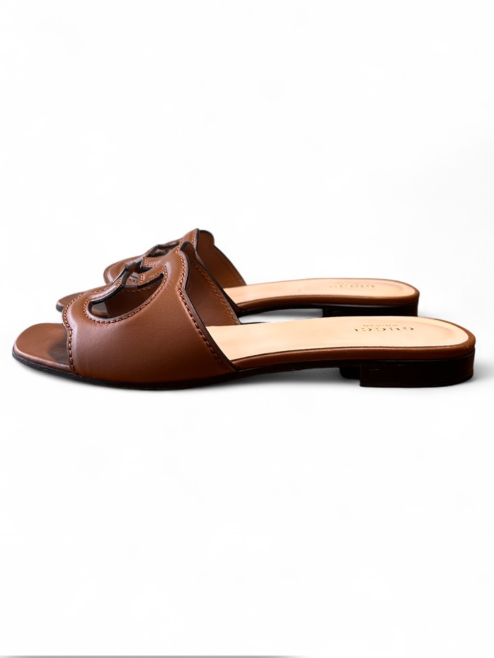 Gucci Women's slide sandal with Interlocking G, cuir leather, maxi cut out. 6.5 - Picture 3 of 11